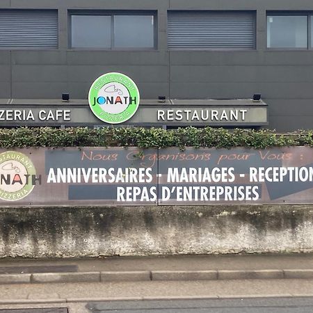 Bh Apero Club Hotel Bertoua Exterior photo