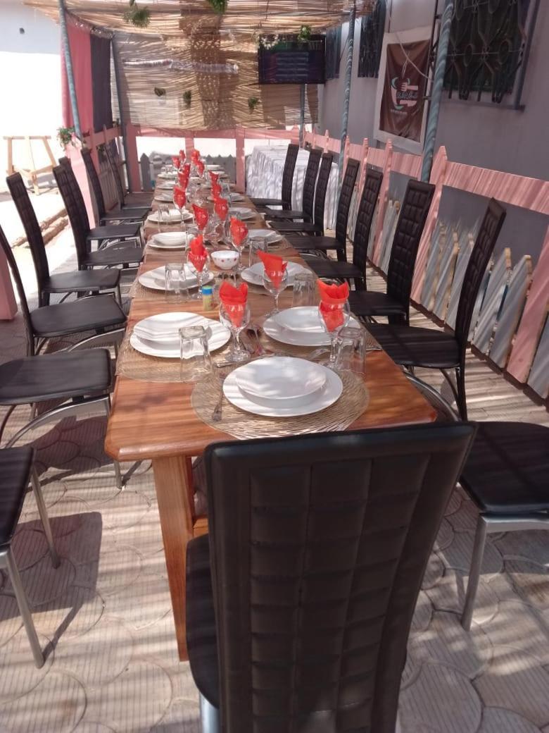 Bh Apero Club Hotel Bertoua Exterior photo